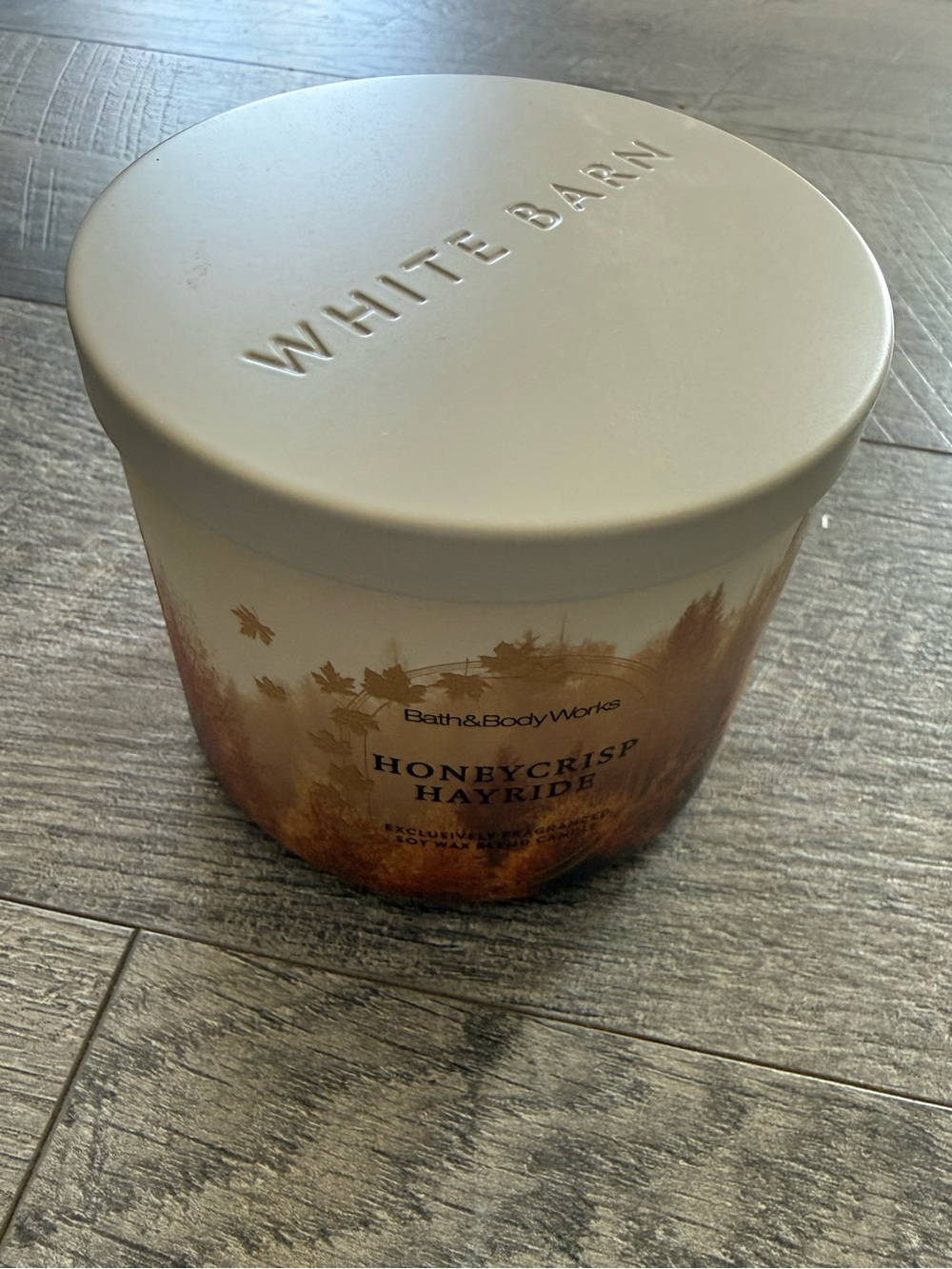 Bath and body works honeycrisp hayride candle